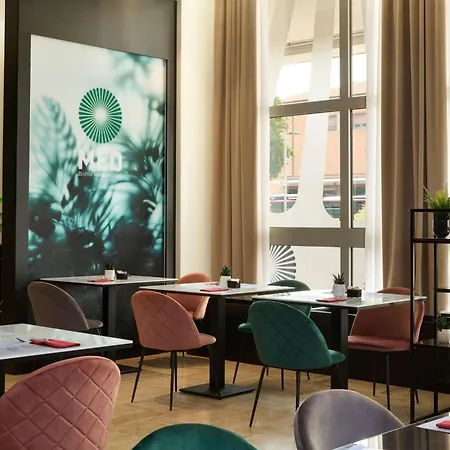 Radisson Otel 4*
