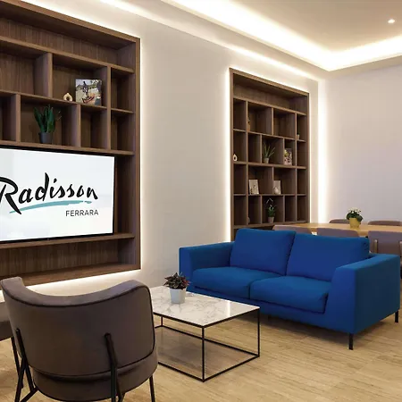 Radisson מלון